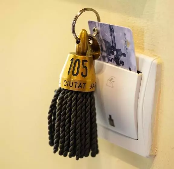اتاق استاندارد با تراس و چشم‌انداز دریا, Ciutat Jardi