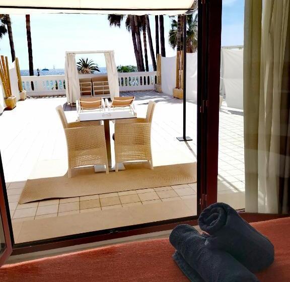 غرفة قياسية مطلّة علي البحر مزوَّدة بتراس, Ciutat Jardi