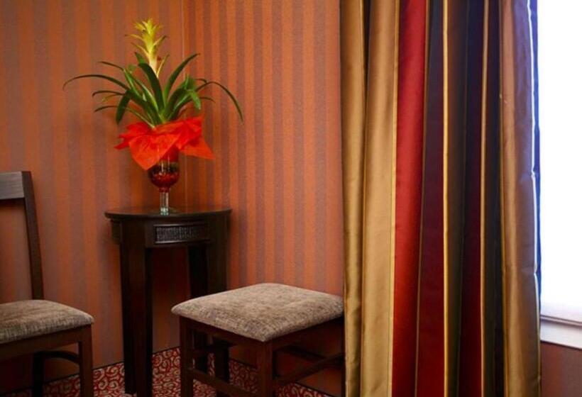 اتاق استاندارد سه نفره, Convention Montparnasse