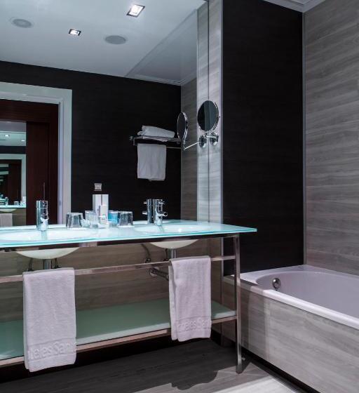 اتاق استاندارد, Diagonal Plaza