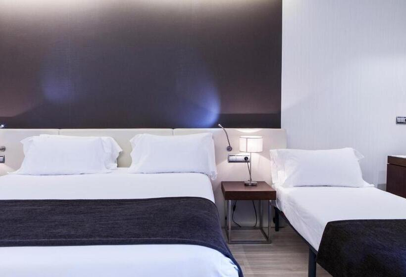 اتاق استاندارد سه نفره, Diagonal Plaza