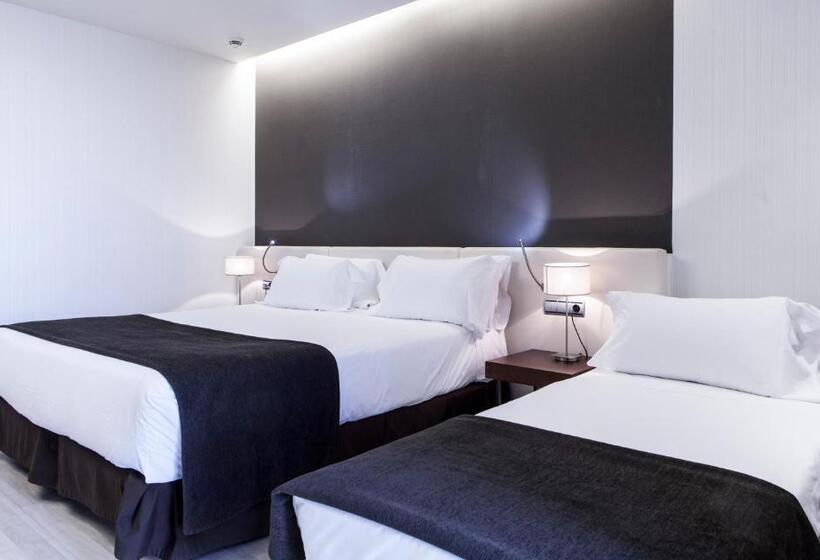 اتاق استاندارد سه نفره, Diagonal Plaza