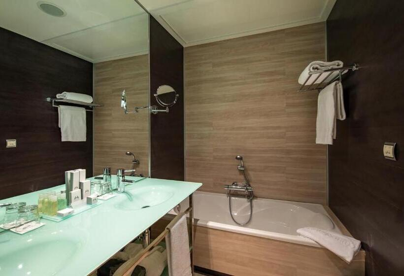 اتاق استاندارد یک نفره, Diagonal Plaza