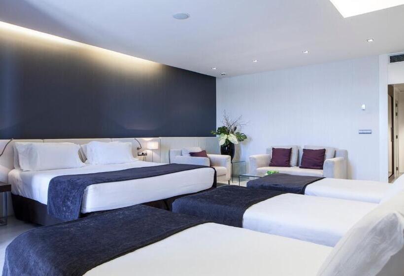 اتاق لوکس, Diagonal Plaza