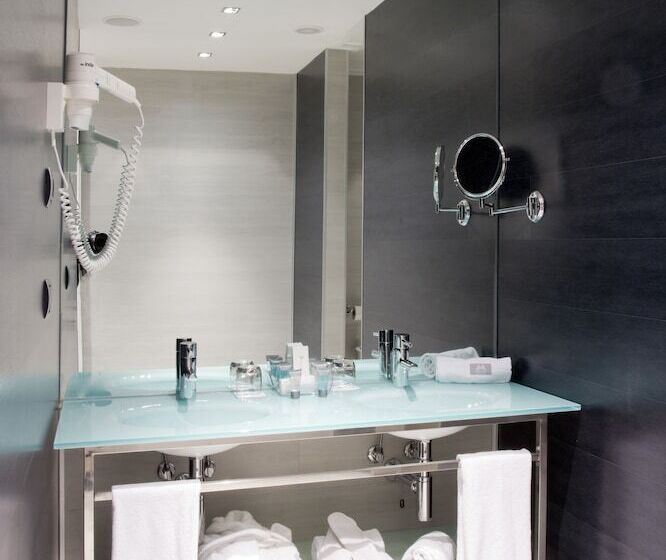 اتاق استاندارد یک نفره, Diagonal Plaza