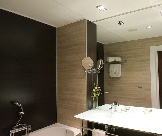 اتاق استاندارد, Diagonal Plaza