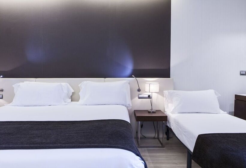 اتاق استاندارد سه نفره, Diagonal Plaza