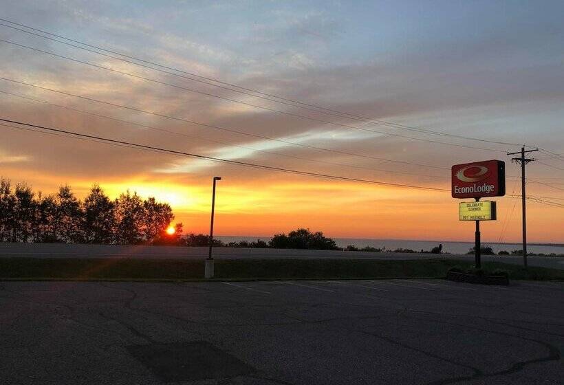 غرفه قياسيه سريرين مزدوجين, Econo Lodge Lakeview