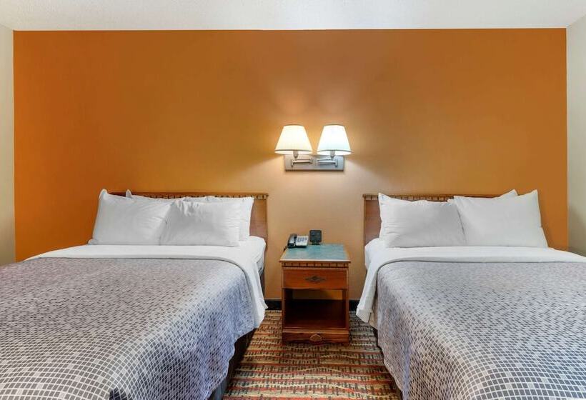 غرفه قياسيه سريرين مزدوجين, Econo Lodge Lakeview