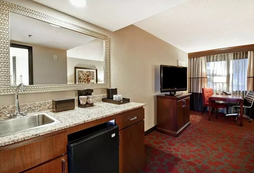 سوئیت برای معلولان, Embassy Suites By Hilton Dulles Airport