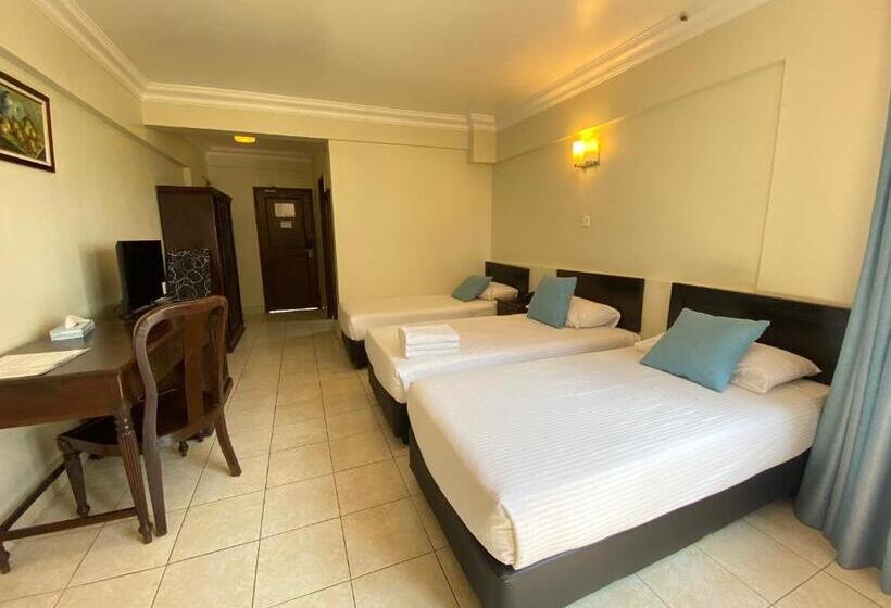 غرفة ديلوكس ثلاثية مطلة على البحر, ērya By Suria Cherating