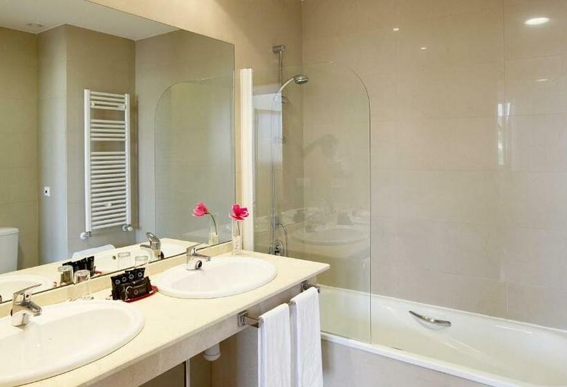 Полулюкс, La Estacion