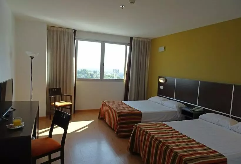 スタンダード４人部屋, La Estacion