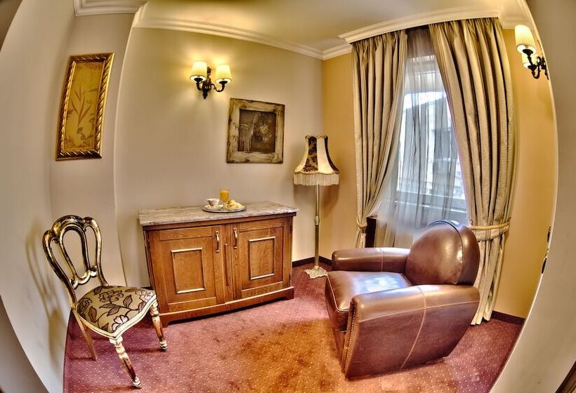 Perhehuone, Meglozenetz