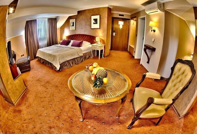 Juniorsviitti, Meglozenetz