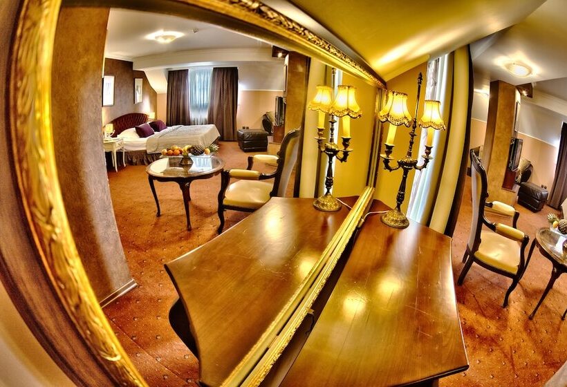 Juniorsviitti, Meglozenetz