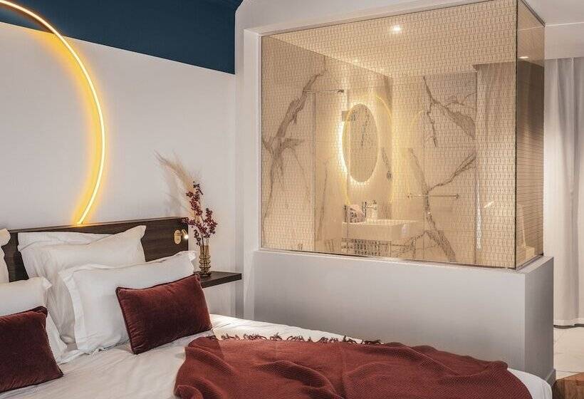 Номер Deluxe, Seven