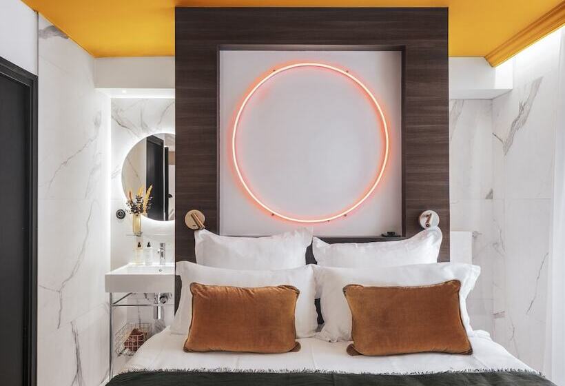 Номер Superior, Seven