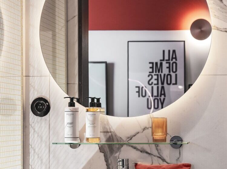 Номер Superior, Seven