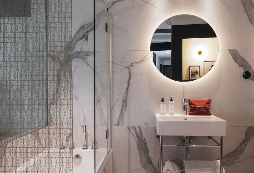 Номер Deluxe, Seven