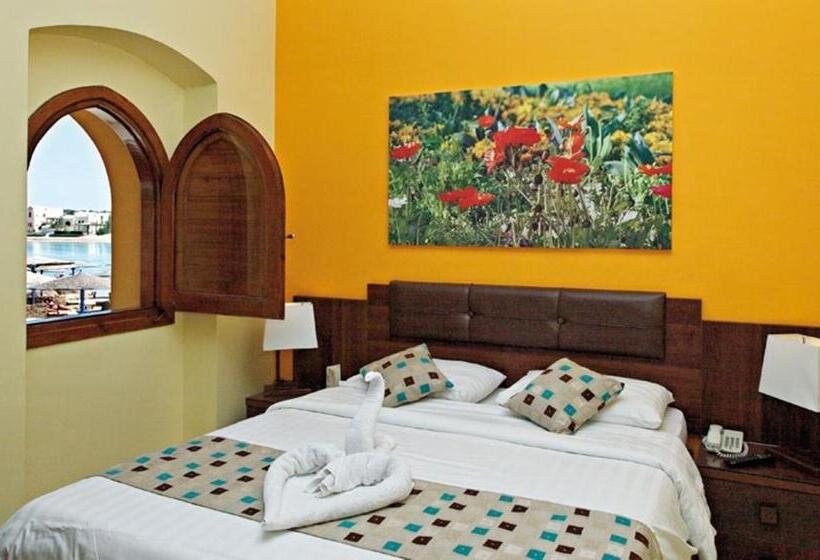 اتاق پریمیوم یک تخته, Three Corners Rihana Resort