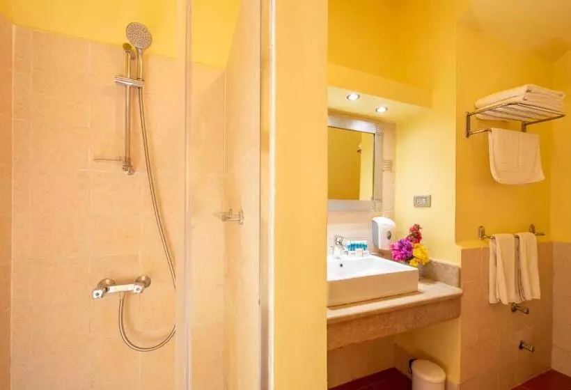 اتاق پریمیوم یک تخته, Three Corners Rihana Resort