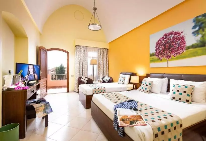 اتاق پریمیوم سه تخته, Three Corners Rihana Resort