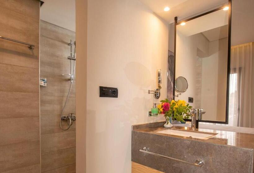 اتاق راحتی یک تخته, Three Corners Rihana Resort