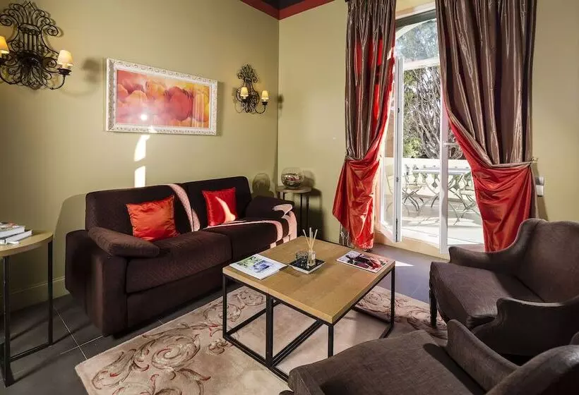 سوییت لوکس, Villa Garbo