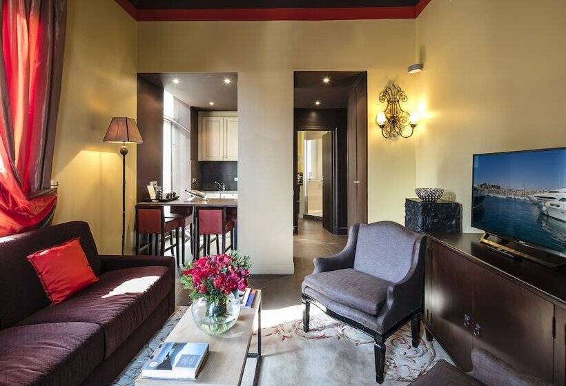 سوییت لوکس, Villa Garbo