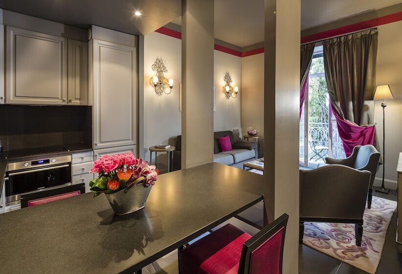 سوییت لوکس, Villa Garbo