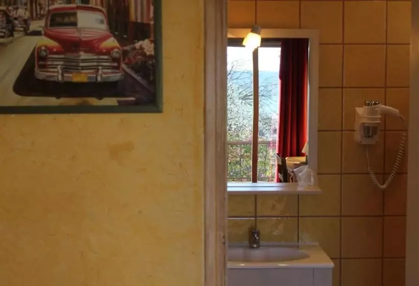 سوییت جونیور, Villa Nina