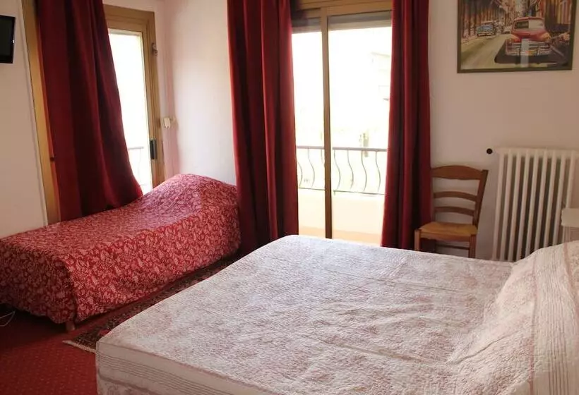 اتاق استاندارد سه تخته با بالکن, Villa Nina