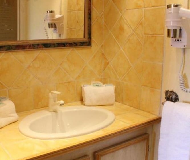 带阳台的三人标准间, Villa Nina