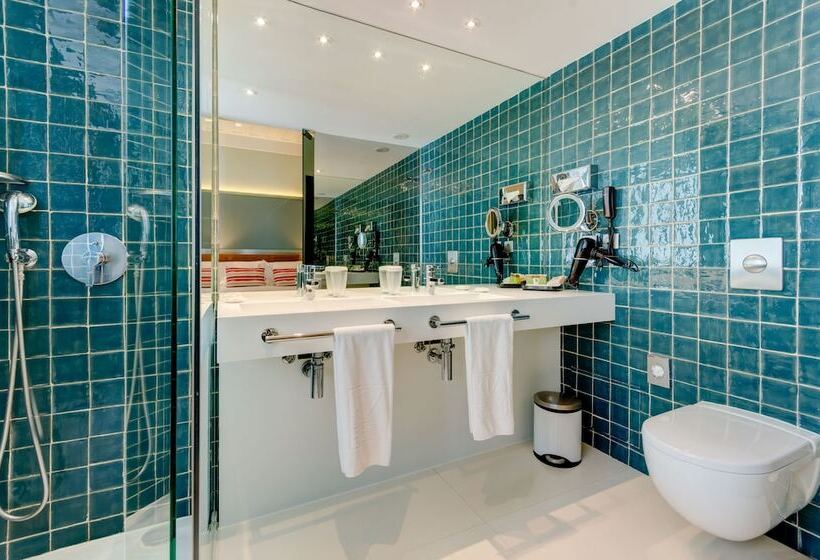 Quarto Basic, Vincci Baixa