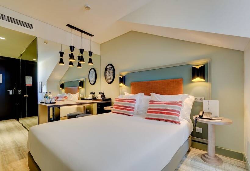 Quarto Basic, Vincci Baixa