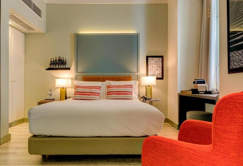 Quarto Basic, Vincci Baixa