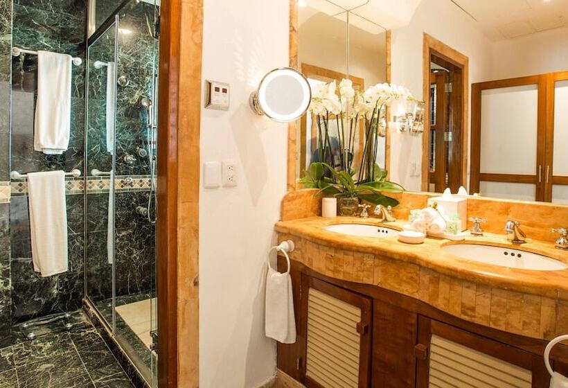 주니어 스위트 킹사이즈 침대, Zoetry Villa Rolandi Isla Mujeres Cancun All Inclusive