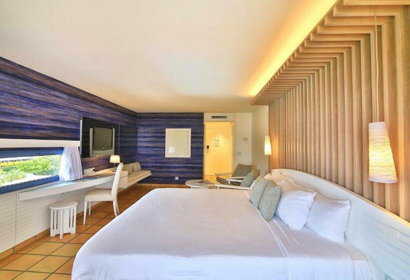 سوئیت جونیور با تخت بزرگ, La Creole Beach Hotel & Spa