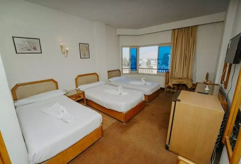 اتاق استاندارد سه نفره, Queens Valley Hotel, Restaurants, Bars And Spa Luxor