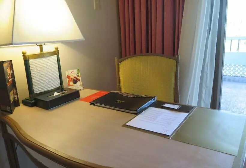 اتاق پرمیوم, Waterfront Insular Hotel Davao