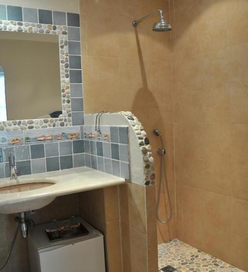 חדר קומפורט לשלושה, Bastide De L'avelan