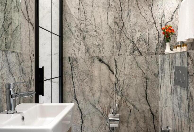 اتاق خانوادگی, Adamar Hotel Special Category