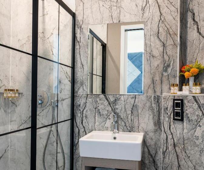 اتاق استاندارد یک نفره, Adamar Hotel Special Category