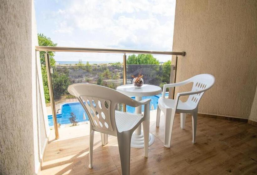 Standard Triple Room Sea View, Amfibia Beach Complex