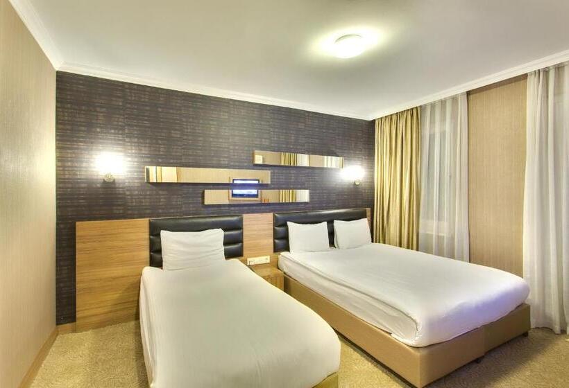 Camera Standard, Antroyal