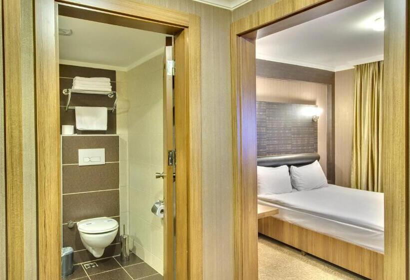 Camera Standard, Antroyal