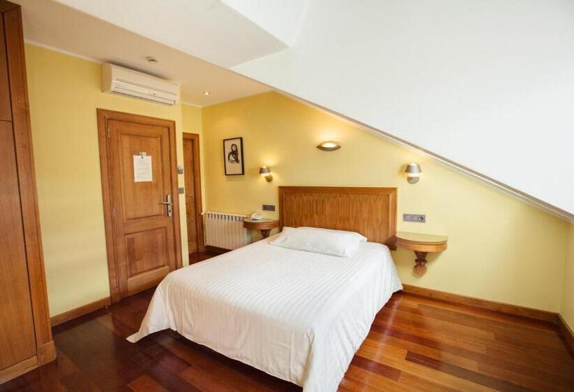 ペントハウスルーム, El Sella