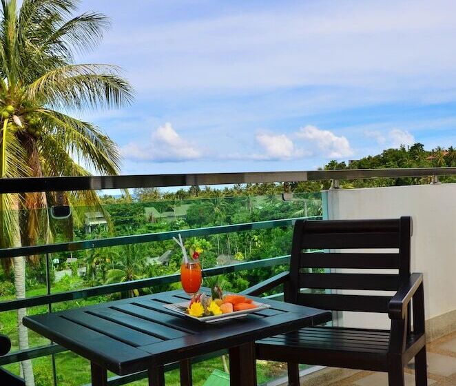 غرفة سوبيريور, First Residence