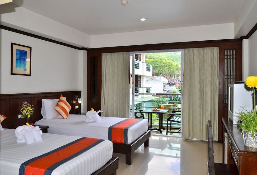 غرفة سوبيريور, First Residence